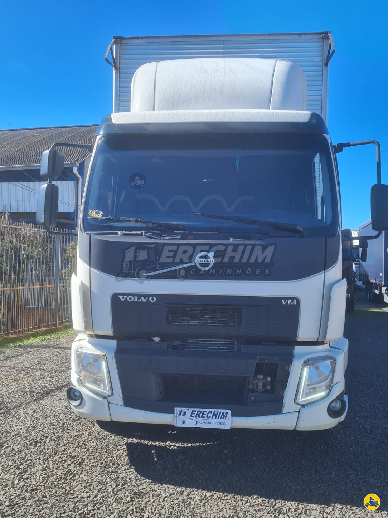 CAMINHAO VOLVO VOLVO VM 270 Baú Furgão BiTruck 8x2 Erechim Caminhões ERECHIM RIO GRANDE DO SUL RS